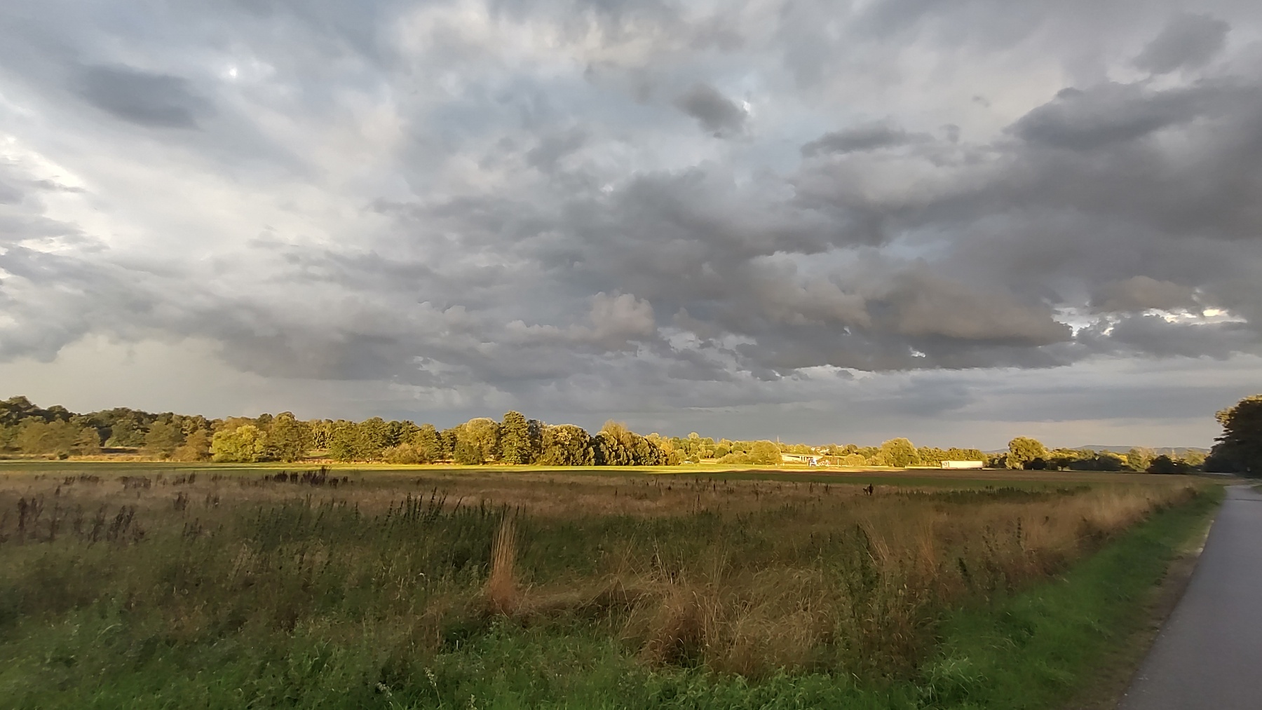 23.1IMG-20230814-200910188-HDR-1800 23.1IMG-20230814-200910188-HDR-1800