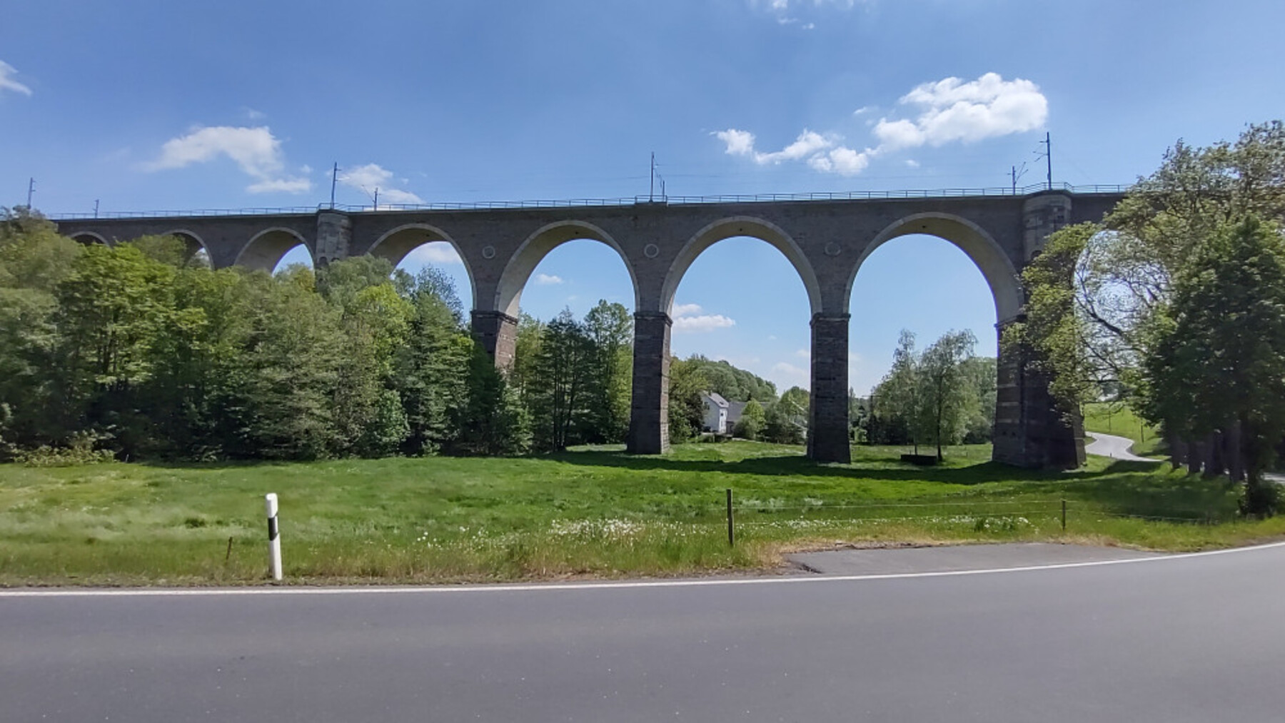 22-11bIMG-20220518-133826378-HDR-1800 22-11bIMG-20220518-133826378-HDR-1800